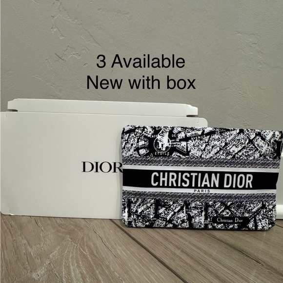 🎉GIVEAWAY🎉Gucci GG Marmont Shoulder Quilted GG Canvas & B/W Gucci Scarf - Picture 3 of 7